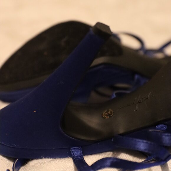 Jacqueline Ferrar “Mandy” Blue pump with straps. Size 8 - Picture 7 of 13